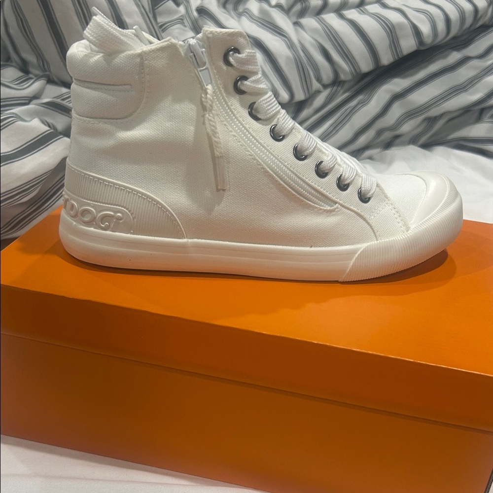 Rocket Dog White Canvas High-Tops